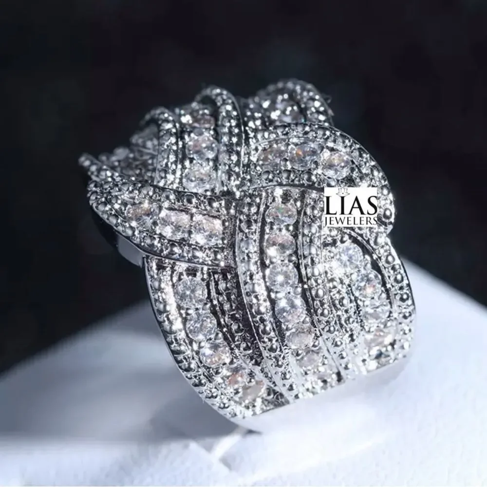 New 18k white gold wedding ring